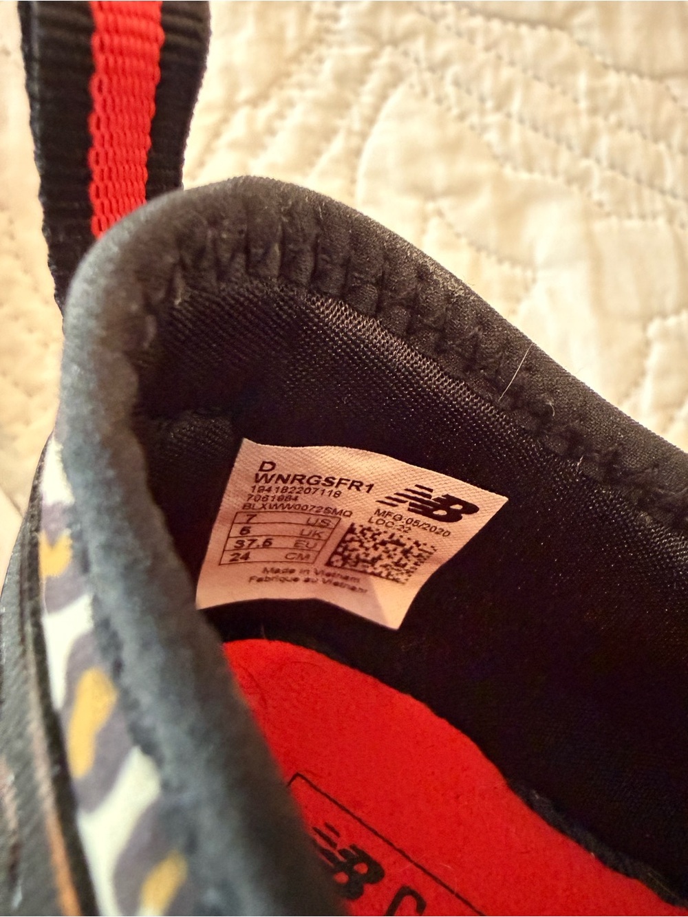 New Balance Women’s size 7 Leopard Print Sneakers with Black and Red Accents - Picture 8 of 8